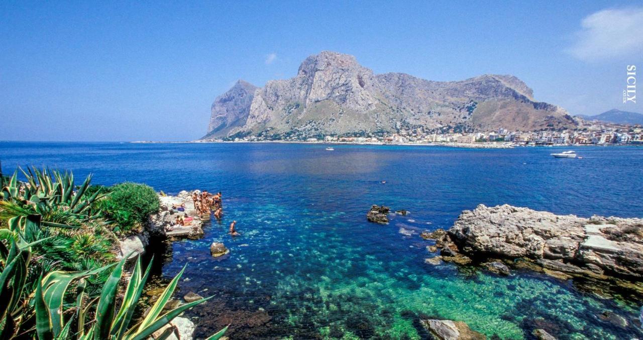 Amati Holidays Palermo Esterno foto